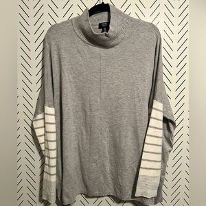 Jones New York Signature Gray Turtleneck with Striped Sleeves